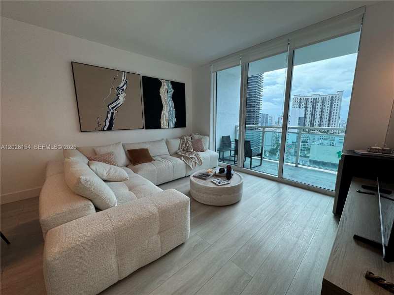 951 Brickell Ave # 2103, Miami FL 33131