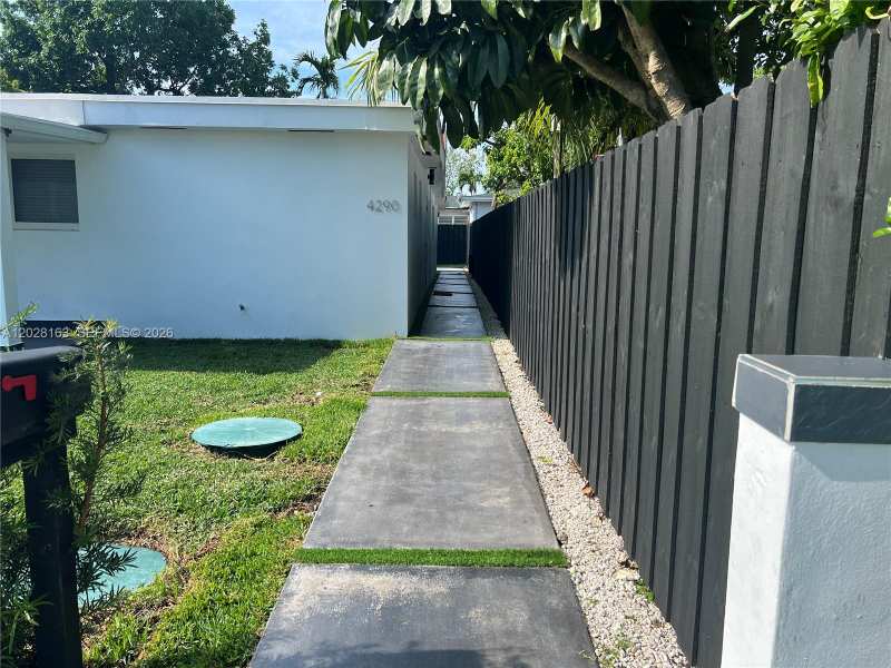 4290 SW 9th St # B, Miami FL 33134