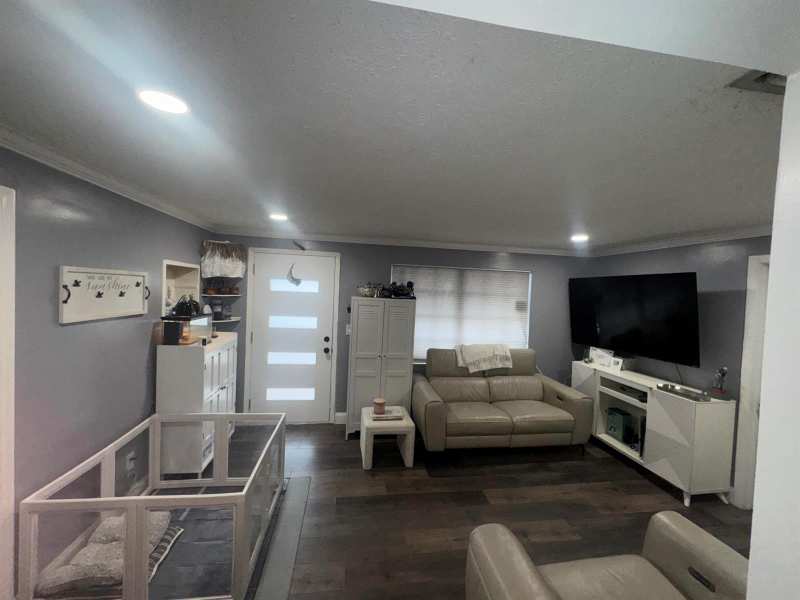 4328 Pine Street, FL 33406
