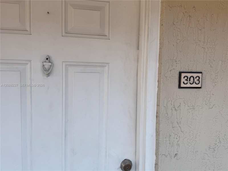 6195 NW 186th St # 303, Hialeah FL 33015