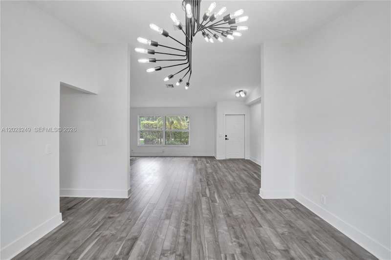417 SE 4th St, Dania Beach FL 33004