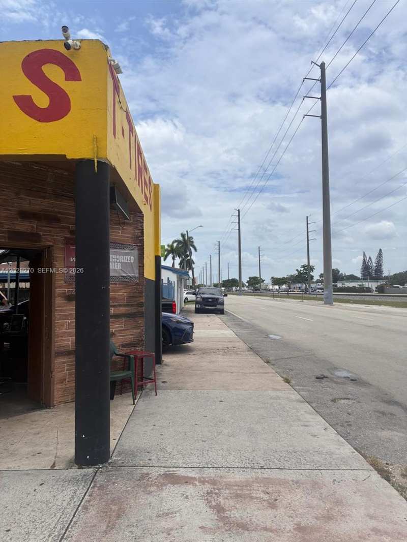 2337 N 21st Ave, Hollywood FL 33020