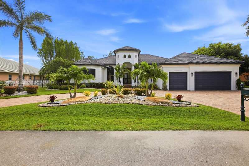 3250 W Stonebrook Cir, Davie FL 33330