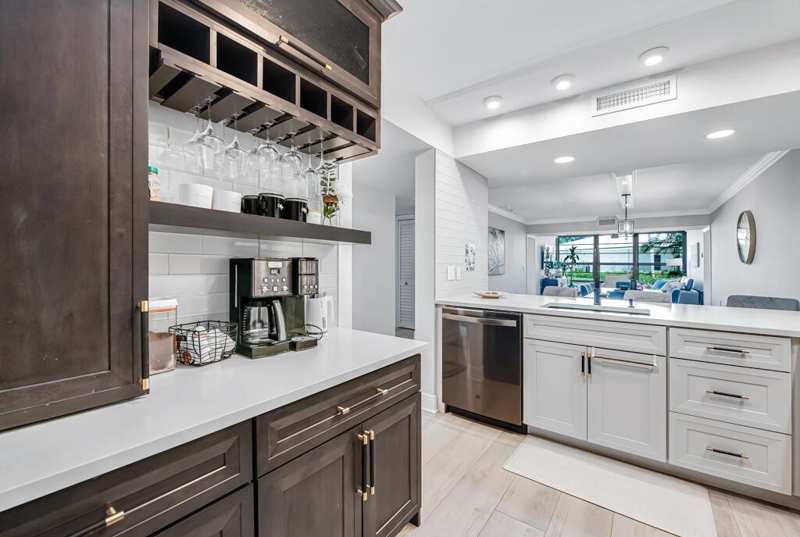 3710 Whitehall Drive # 105, West Palm Beach FL 33401