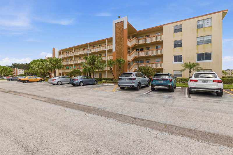 1025 Newcastle B # 1025, Boca Raton FL 33434