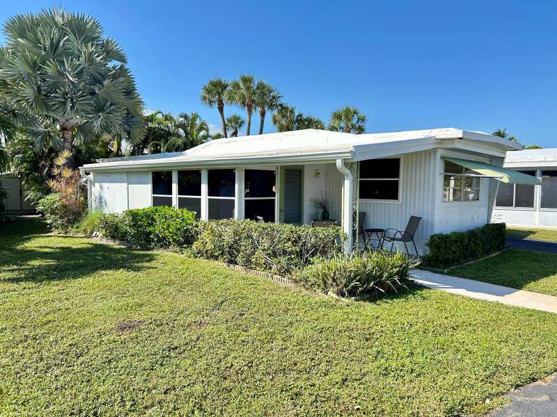 425 Bougainvilla Drive, Deerfield Beach FL 33442