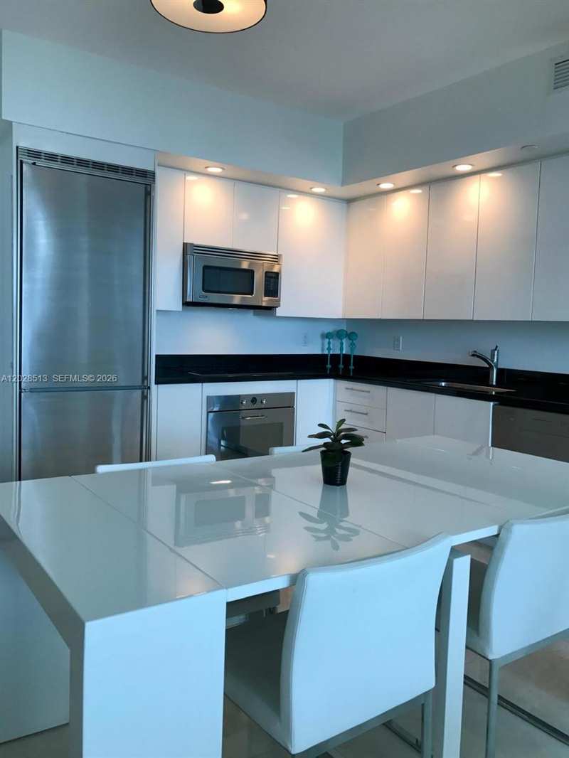 92 SW 3rd St # 3712, Miami FL 33130