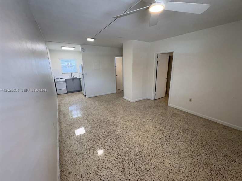 320 W 10th St # 3, Hialeah FL 33010