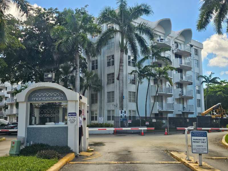 492 NW 165th St Rd # 211, Miami FL 33169