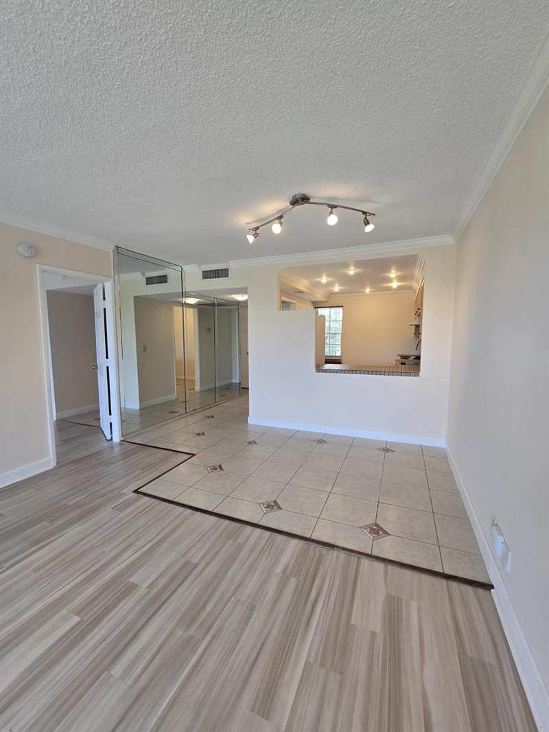 2900 N Palm Aire Drive N # 405, Pompano Beach FL 33069