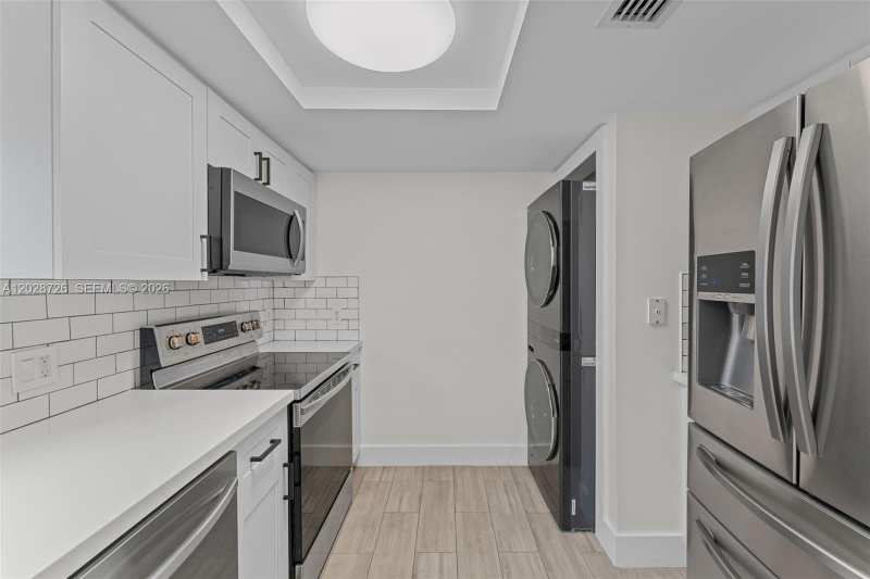 2415 NW 16th St Rd # 306, Miami FL 33125