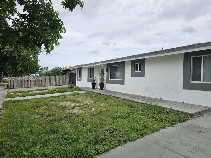 75 SW 18th Ave, Homestead FL 33030
