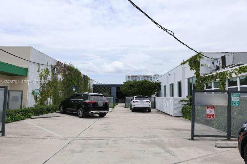 1810 NE 144th St, North Miami FL 33181