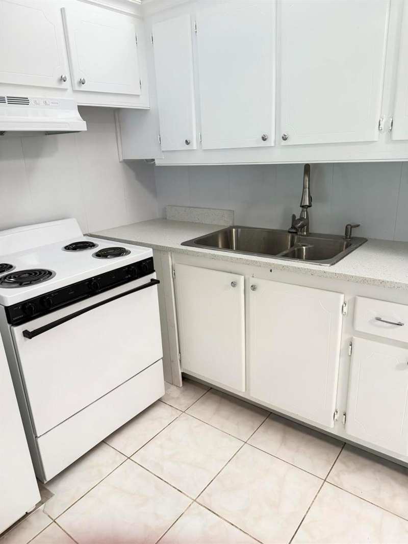 179 Windsor H, West Palm Beach FL 33417