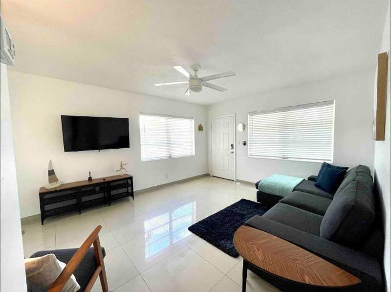 29 NE 3rd Street # A, Dania Beach FL 33004