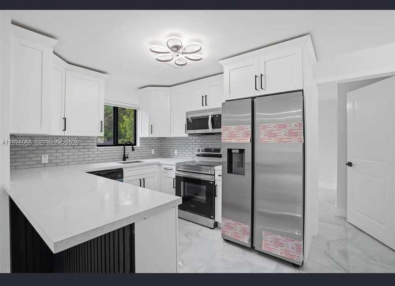 1411 NW 40th St # 1, Miami FL 33142