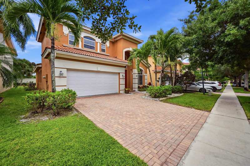 421 Gazetta Way, West Palm Beach FL 33413