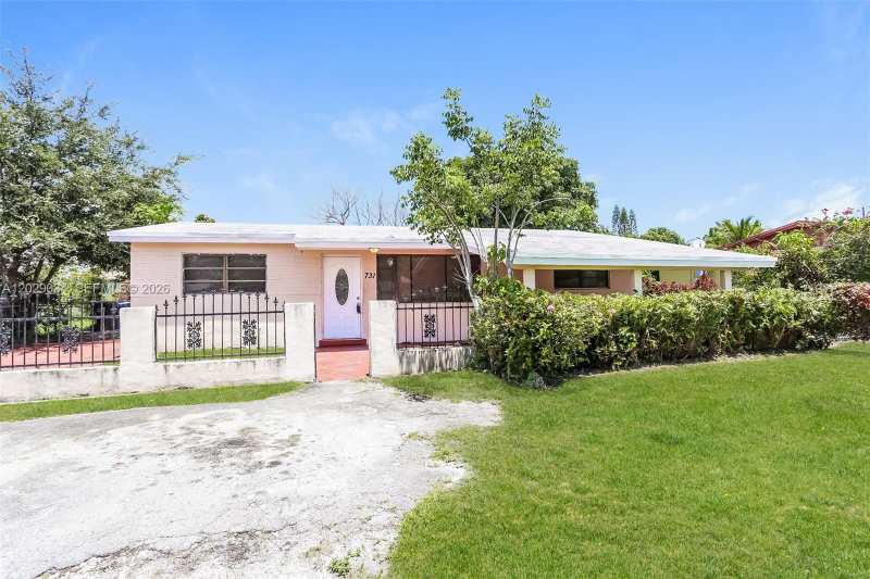 731 NW 175th Dr, Miami Gardens FL 33169