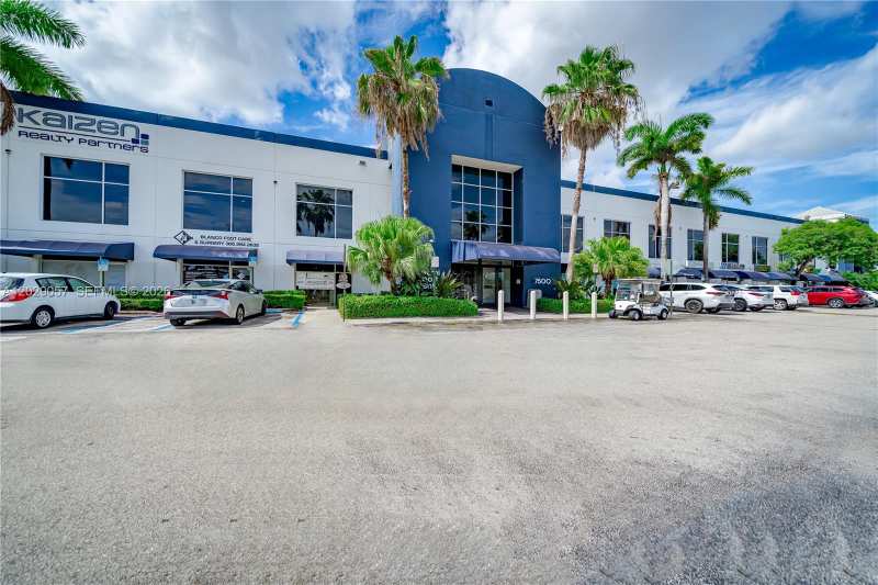 7500 NW 25th St # 220, Miami FL 33122
