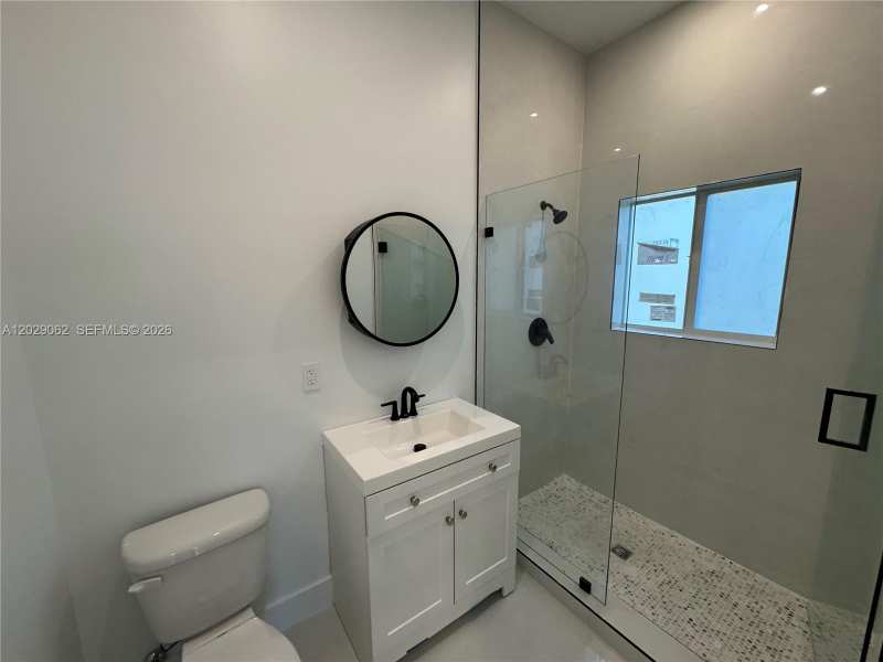 135 NW 60th St # B, Miami FL 33127