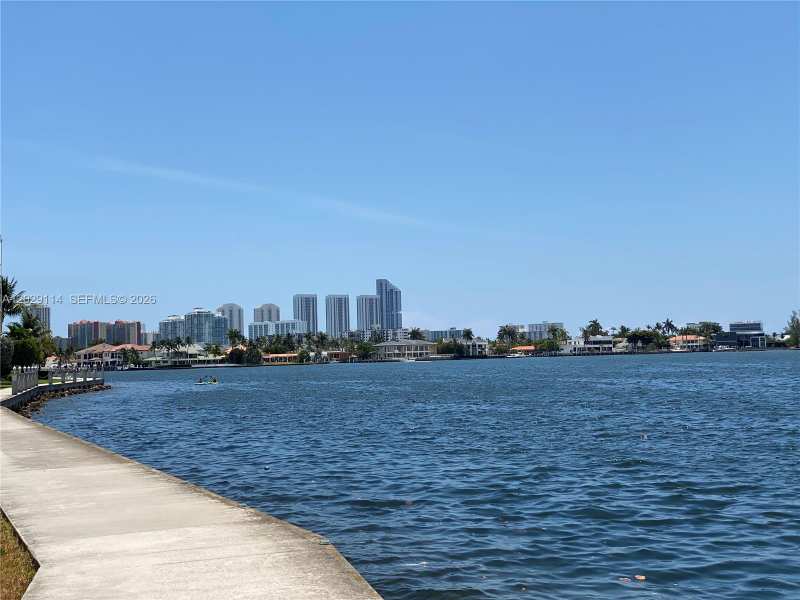 2920 Point East Dr # N611, Aventura FL 33160