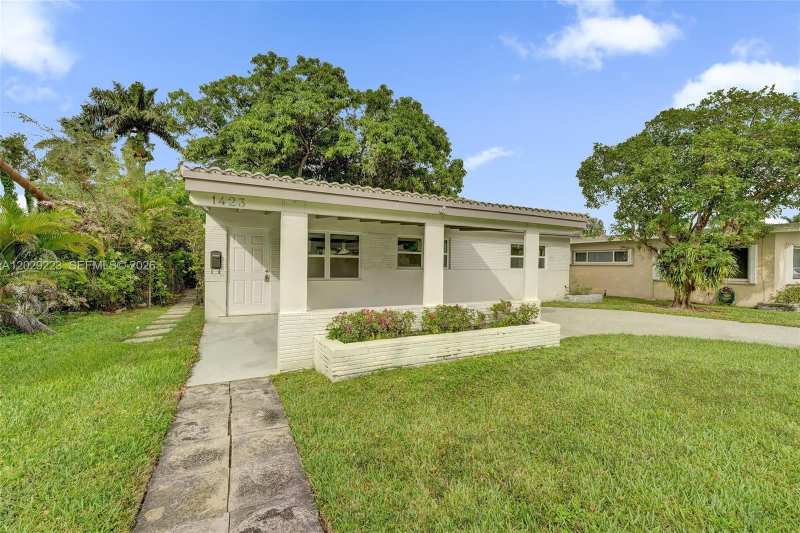 1423 Garfield St, Hollywood FL 33020