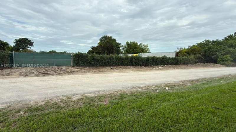 16555 SW 213TH AVE, Miami FL 33187