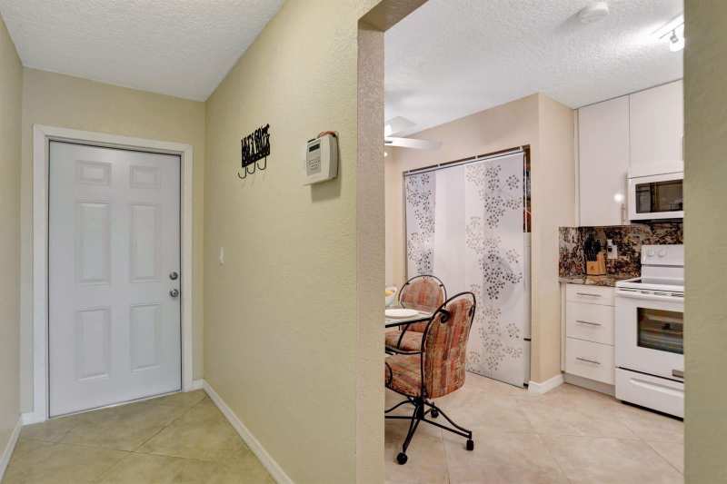 7561 NW 1st Street NW # 302, Margate FL 33063