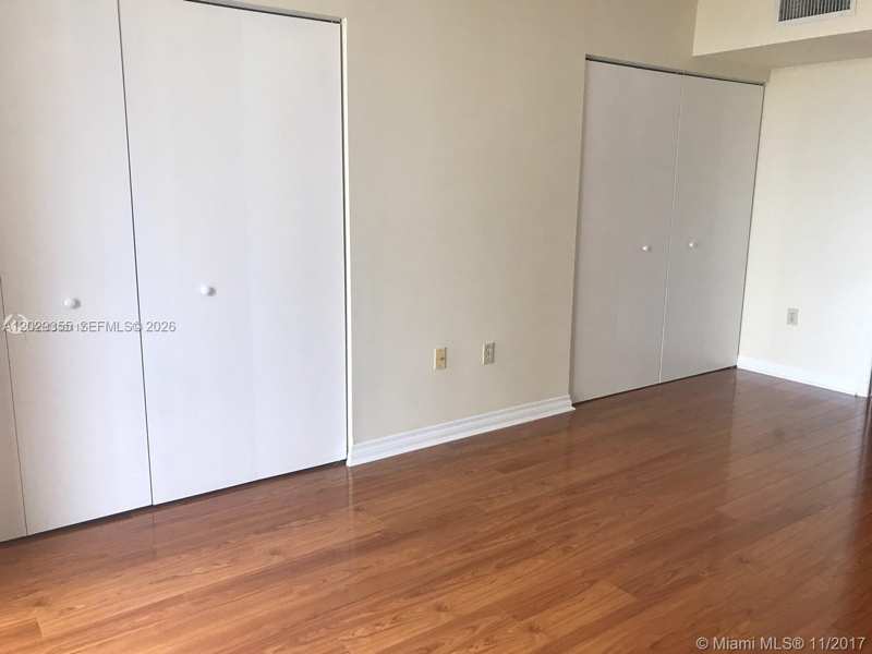 540 Brickell Key Dr # 1122, Miami FL 33131