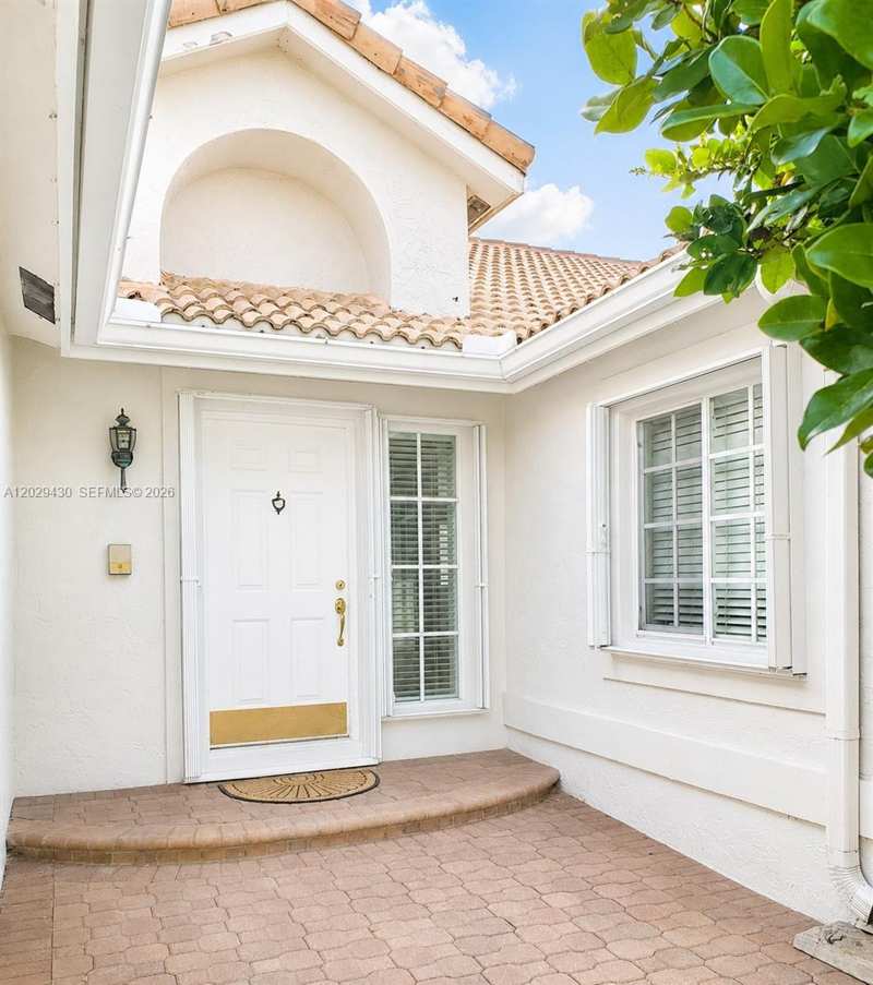 569 Spinnaker, Weston FL 33326