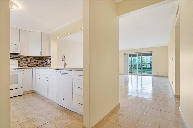 111 SE 3rd Avenue # 306, Dania Beach FL 33004
