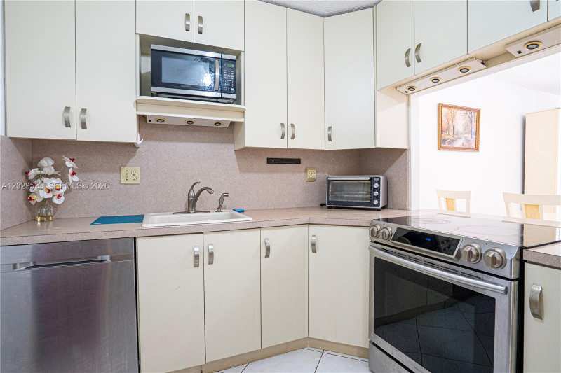 600 Three Islands Blvd # 1416, Hallandale Beach FL 33009