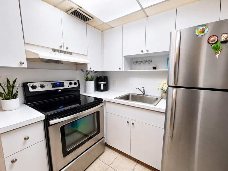 447 NE 195th St # 115, Miami FL 33179