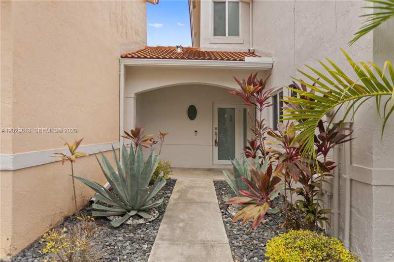 17835 SW 10th Ct, Pembroke Pines FL 33029