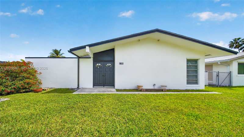 9605 SW 187th St, Cutler Bay FL 33157