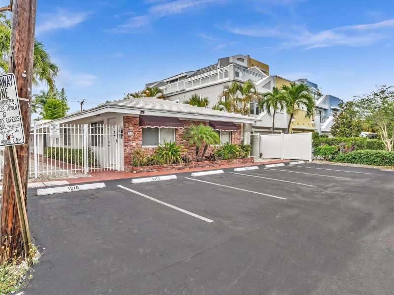 1219 NE 14th Avenue # 5, Fort Lauderdale FL 33304