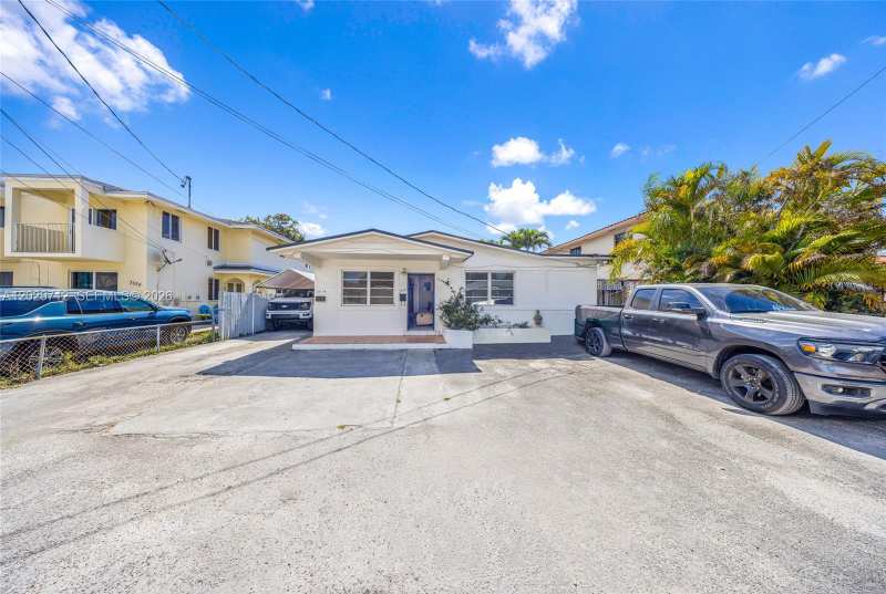 3532 NW 4th Ter, Miami FL 33125