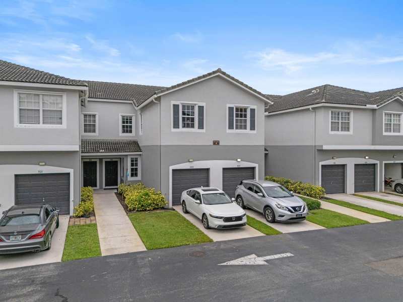 3122 Grandiflora Drive, FL 33467