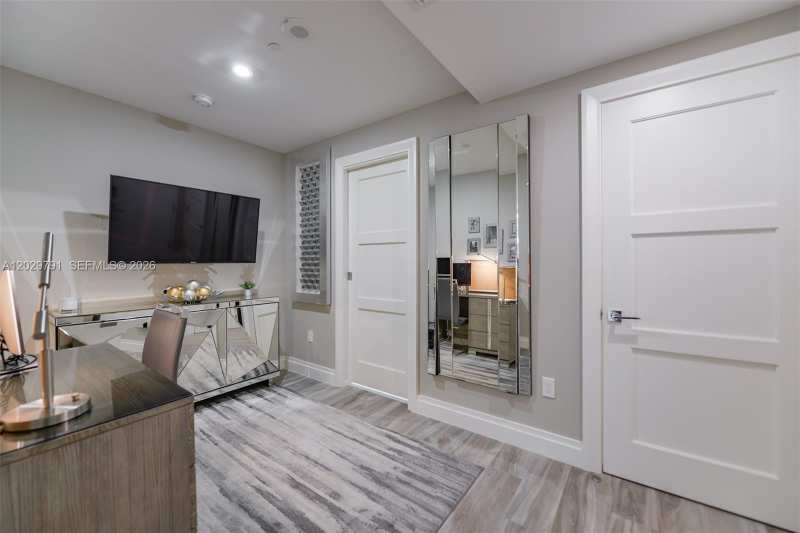 801 S Miami Ave # 3706, Miami FL 33130