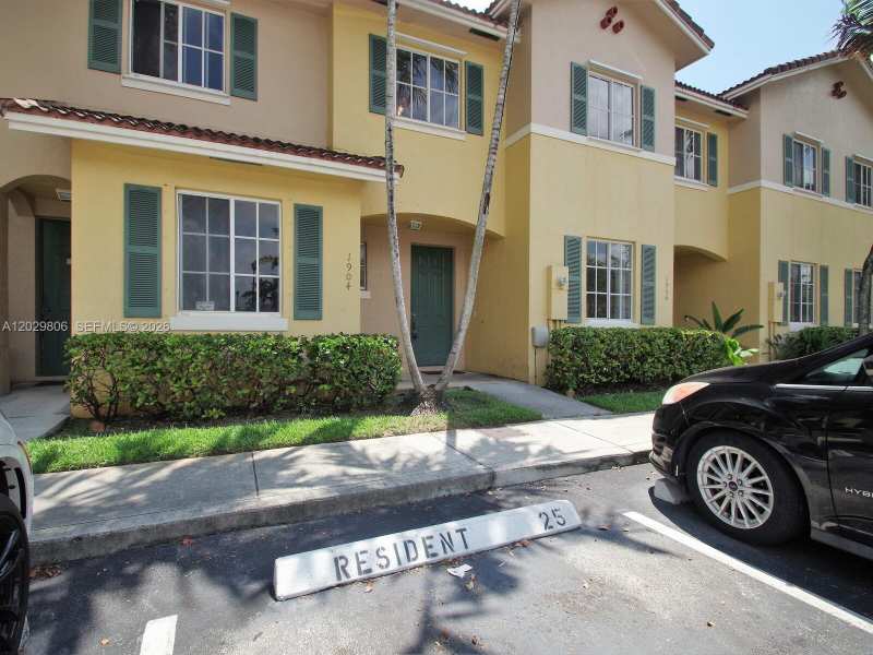 1904 SW 60th Ave, North Lauderdale FL 33068