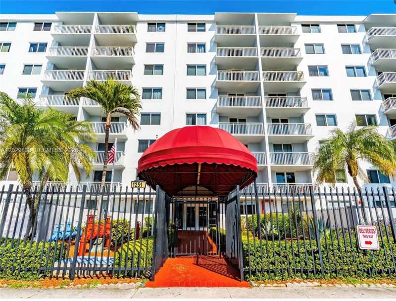 1251 NE 108th St # 617, Miami FL 33161