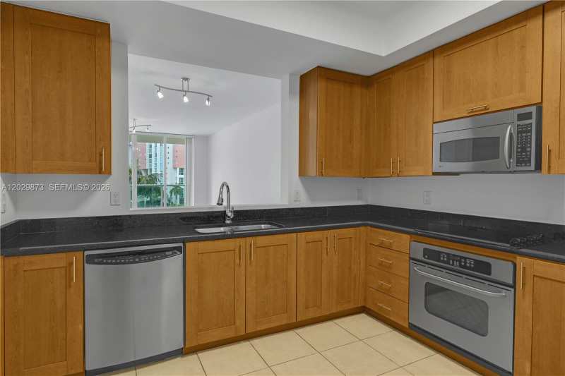 3340 NE 190th St # 503, Aventura FL 33180