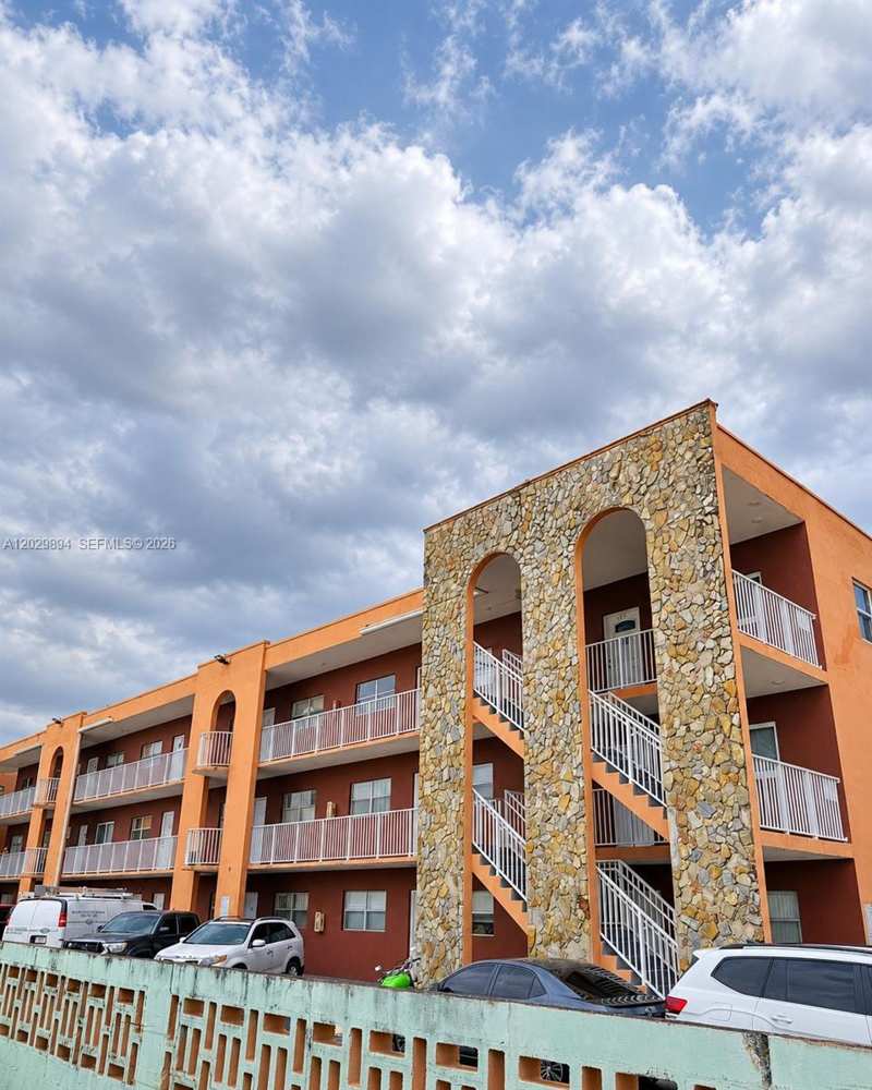 6850 W 16th Dr # 317, Hialeah FL 33014