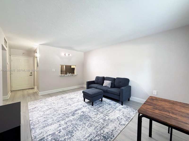 8601 SW 68 CT # 5, Pinecrest FL 33156