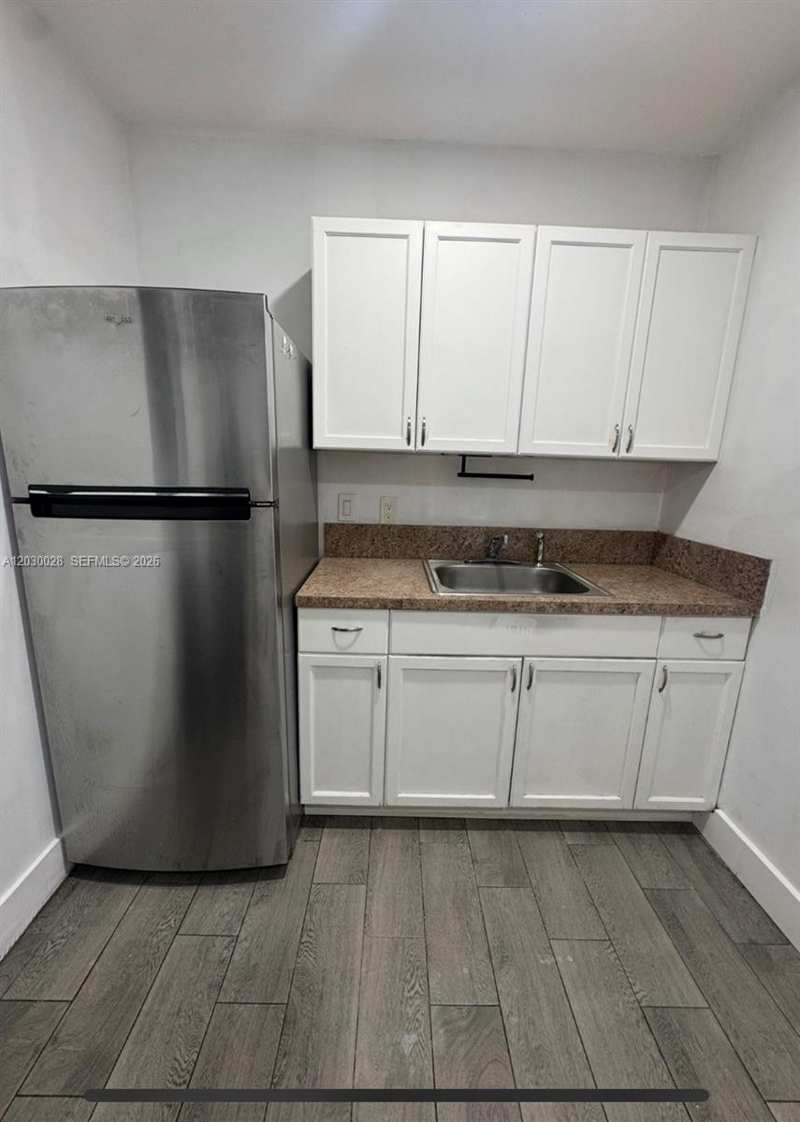 5860 NW 193rd St # 1, Hialeah FL 33015