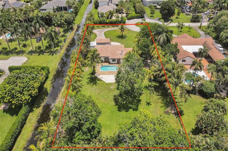 11460 SW 1st Ct, Plantation FL 33325