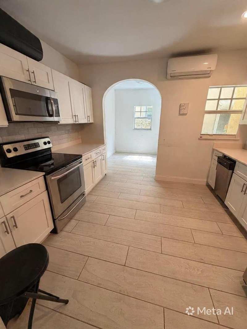 407 S Lakeside Drive, FL 33460
