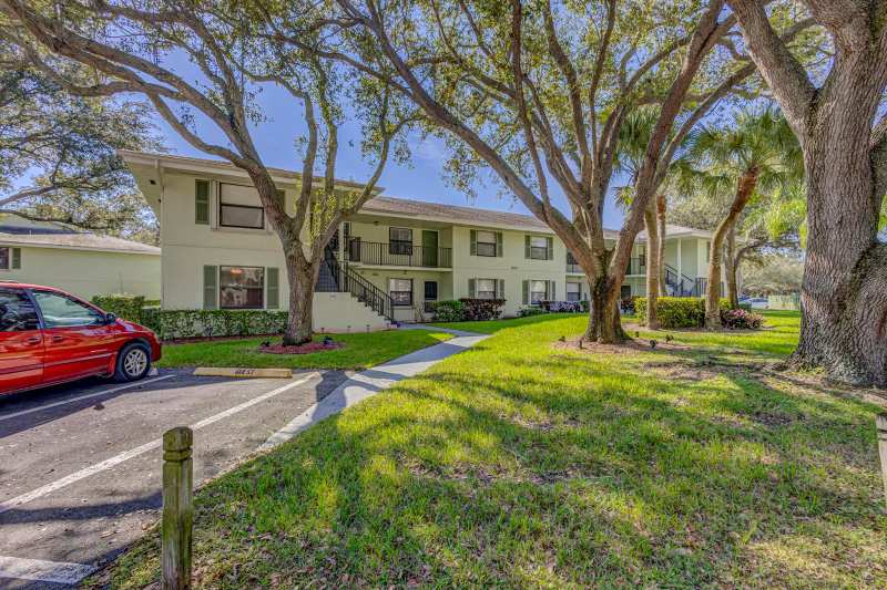 601 Sabal Ridge Circle # A, Palm Beach Gardens FL 33418