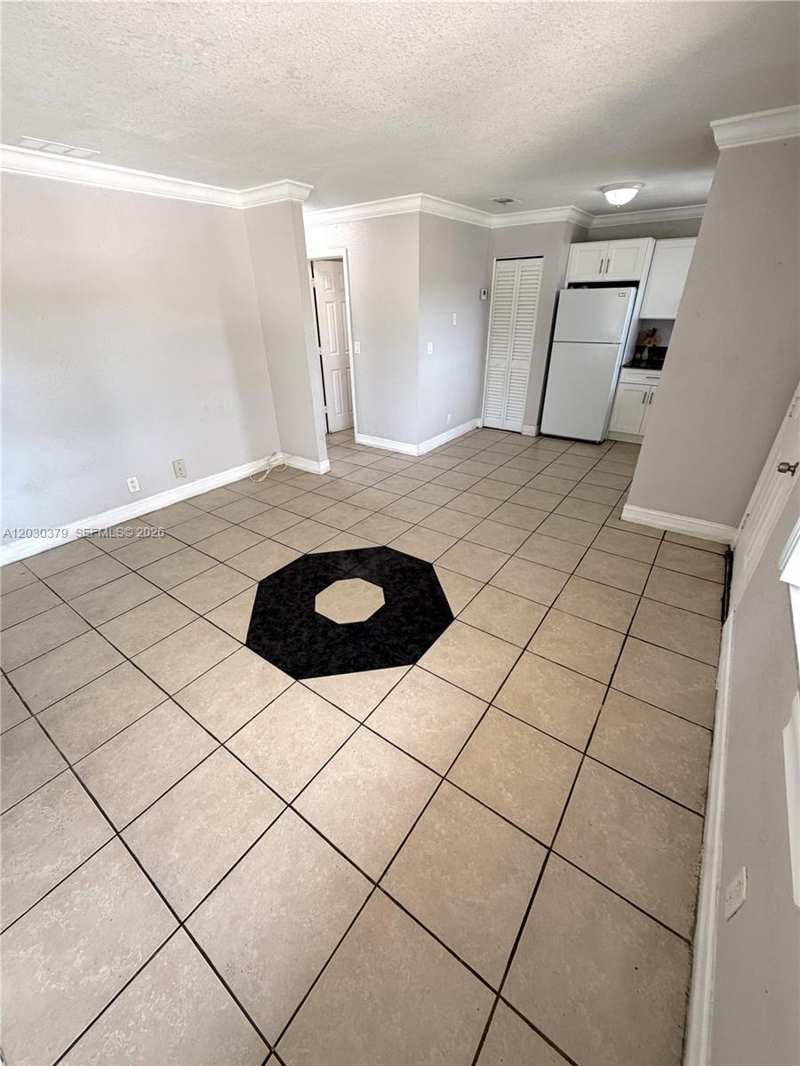412 Lakeside Dr # 223, Margate FL 33063
