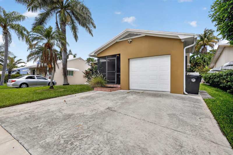 70 18th Avenue S, FL 33460